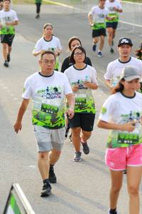 BIB: 674
                            <button type="button" onclick="openModal(3534700)" class="btn btn-primary btn-sm float-right btn-popup" data-toggle="modal" data-target=".modal-high-quality">
                        <i class="fas fa-shopping-cart"></i> Add to Cart
                    </button>
                                            <button type="button" onclick="isThisMe(3534700, true)" class="btn btn-success btn-sm float-right btn-popup btn-isme hidden" data-toggle="tooltip" data-placement="bottom" title="นี่คือรูปของคุณใช่ไหม คลิกที่นี่เพื่อเอาเข้าอัลบั้ม">
                        <i class="fas fa-plus"></i> Add to album
                    </button>
                    <button type="button" onclick="isThisMe(3534700, false)" class="btn btn-warning btn-sm float-right btn-popup btn-isnotme hidden">
                        <i class="fas fa-ban"></i> Remove from album
                    </button>